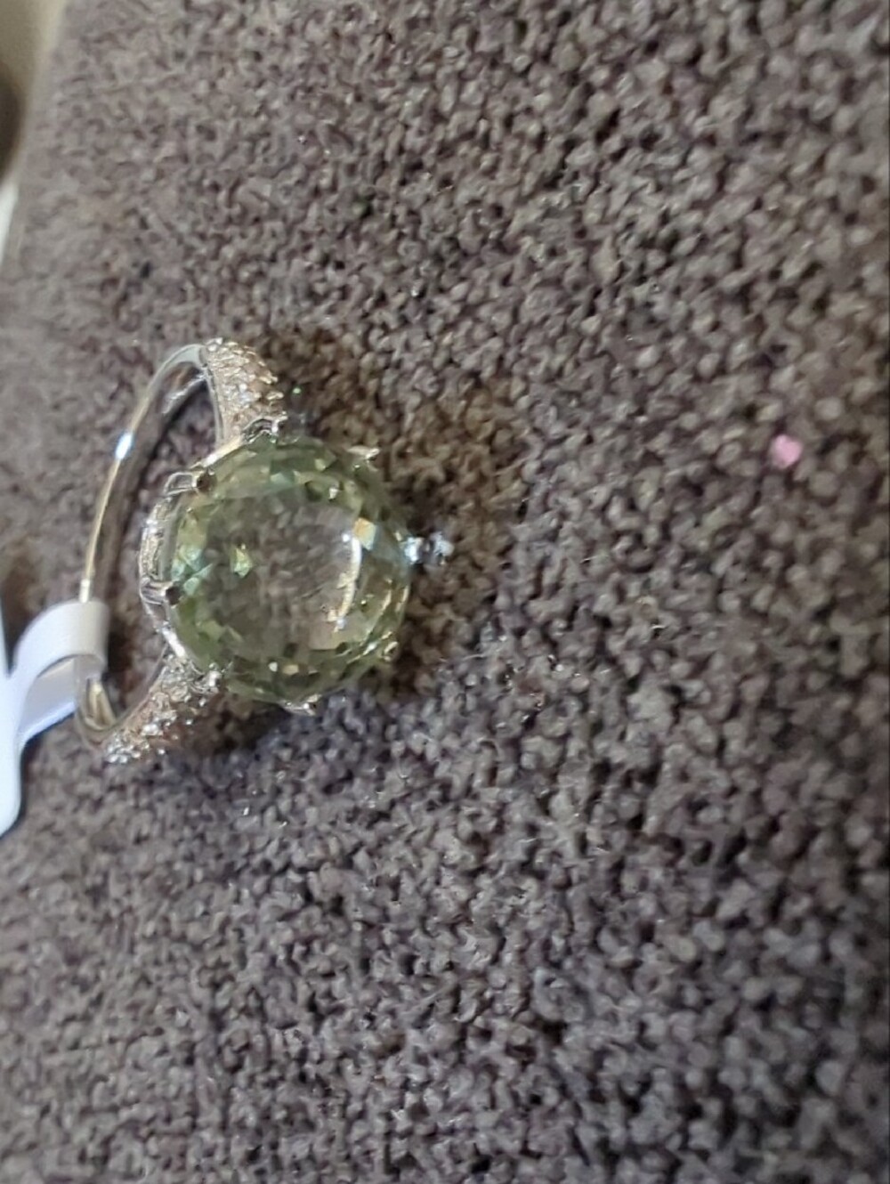 Unbranded Crystal Green Gemstone Cocktail Ring in Silver - Picture 4 of 4